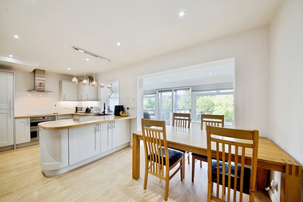 Arlington Gardens, Romford, RM3, photo 3