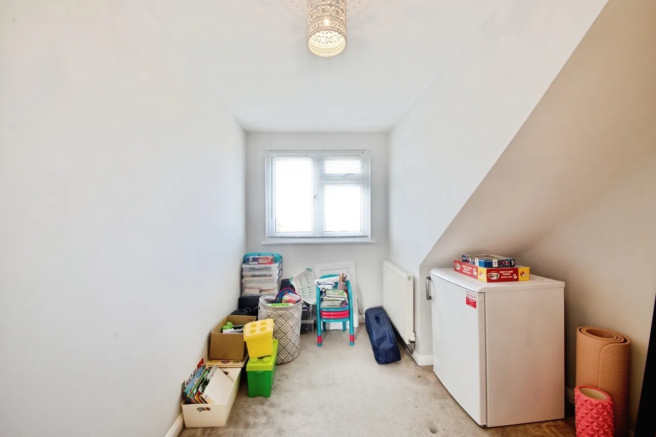 Arlington Gardens, Romford, RM3, photo 19