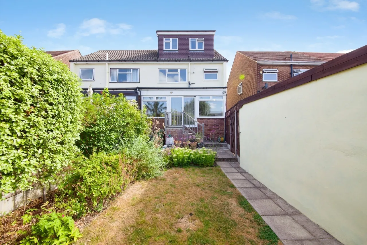 Arlington Gardens, Romford, RM3, photo 12