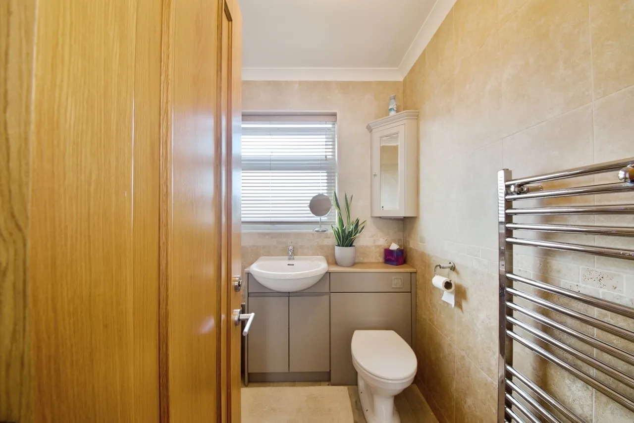 Arlington Gardens, Romford, RM3, photo 5