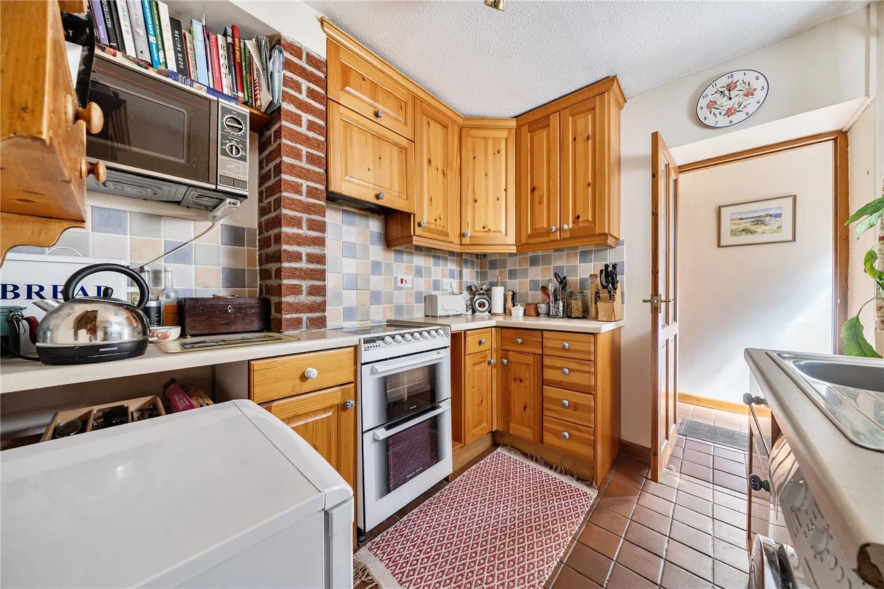 Cole Cross, Yeovil, BA22, photo 7