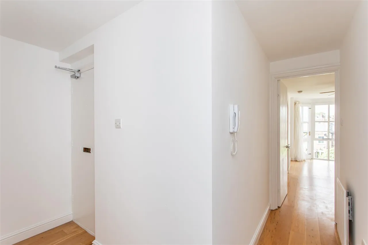 Coborn Mews, Mile End, photo 7