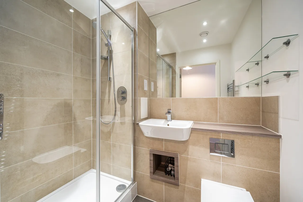 Bucknall Place, Watford, WD19, photo 13