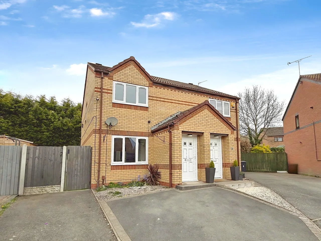 2 bed house for sale — Lavender Close, Pendeford, Wolverhampton, WV9