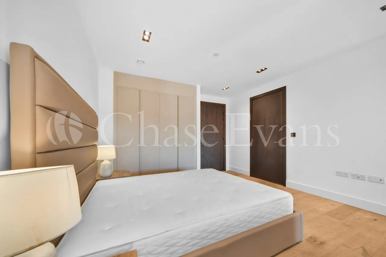 Keybridge Tower, 1 Exchange Gardens, Vauxhall, London, SW8, photo 8