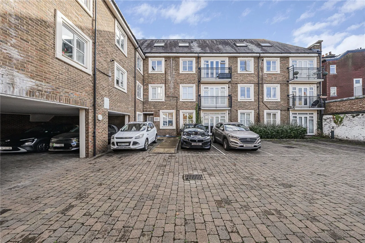 Kew Road, Richmond, TW9, photo 13