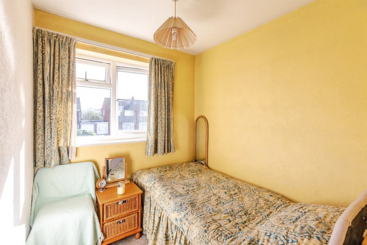 Balham Close, Rushden, NN10, photo 10