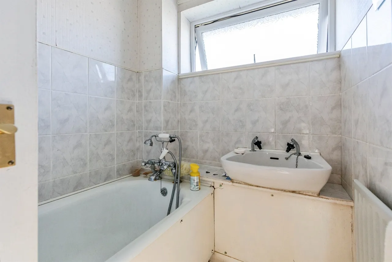Balham Close, Rushden, NN10, photo 11
