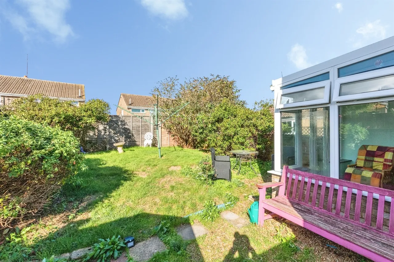 Balham Close, Rushden, NN10, photo 12