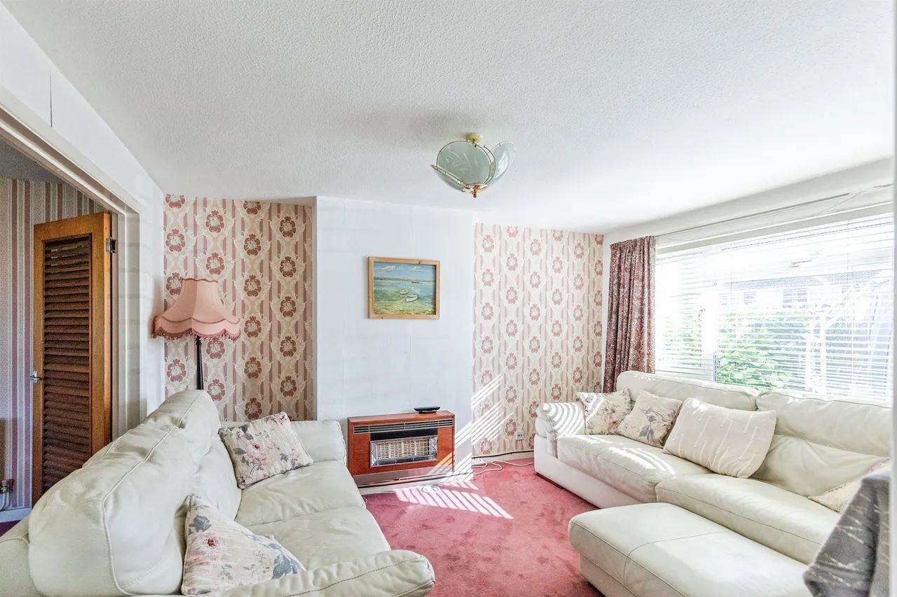 Balham Close, Rushden, NN10, photo 2