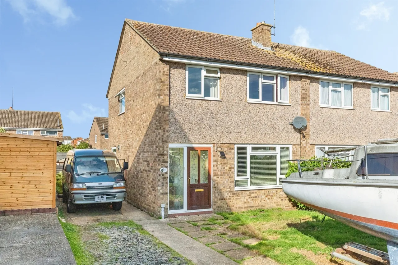 3 bed house for sale, Balham Close, Rushden, NN10