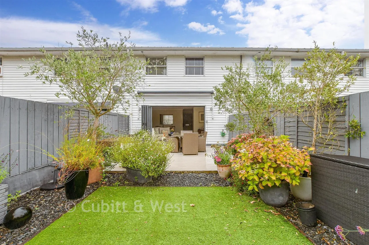 High Street, Cranleigh, GU6, photo 11