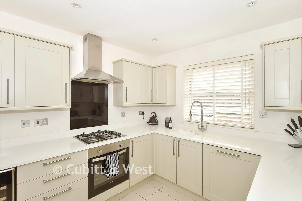 High Street, Cranleigh, GU6, photo 3
