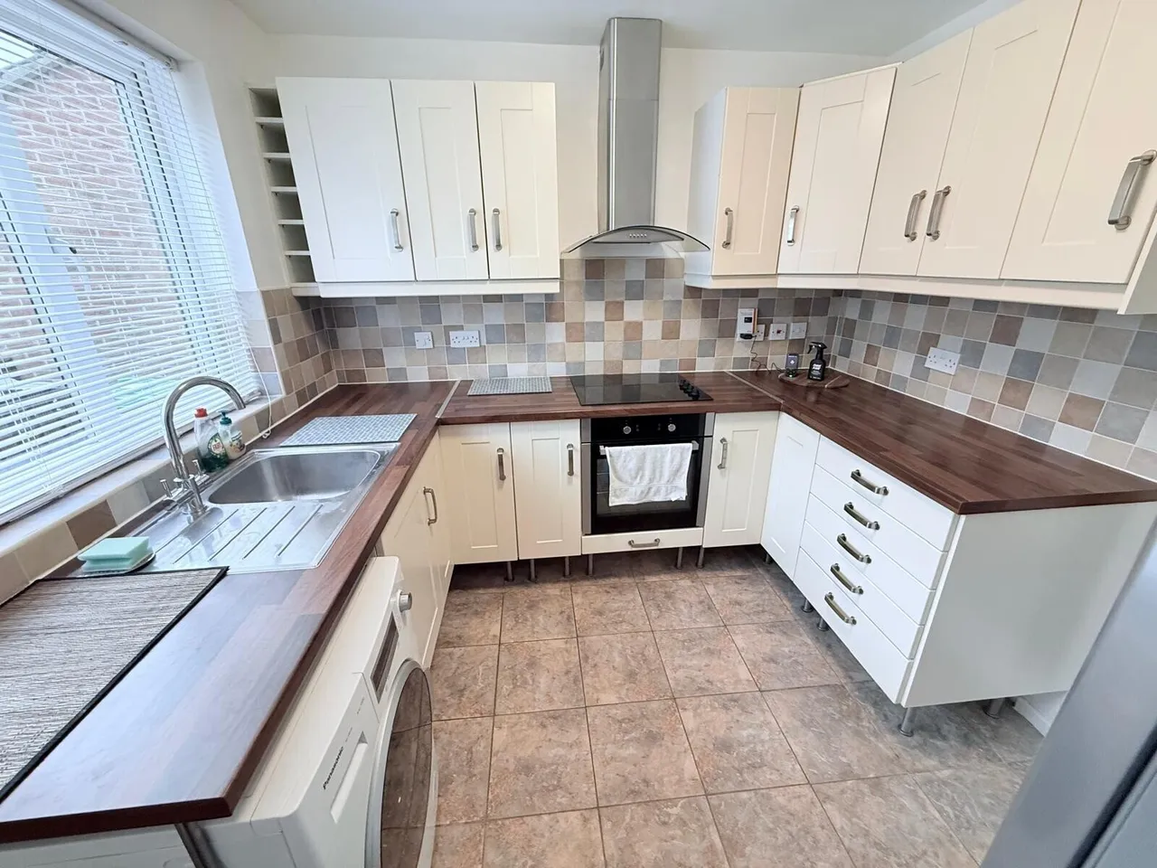 Lenton Manor, Nottingham, NG7 2FP, photo 2
