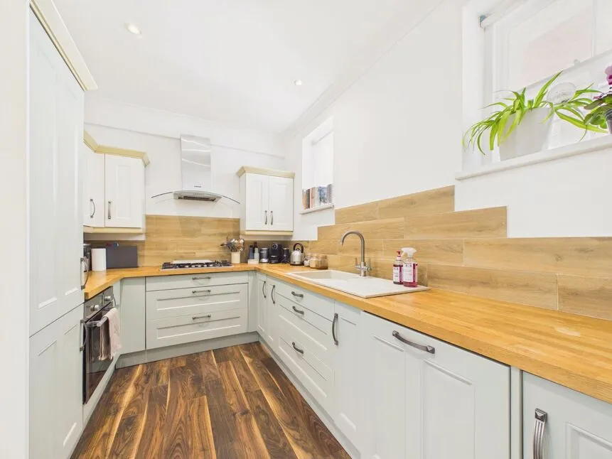 Earls Avenue, Folkestone, Kent, CT20, photo 3