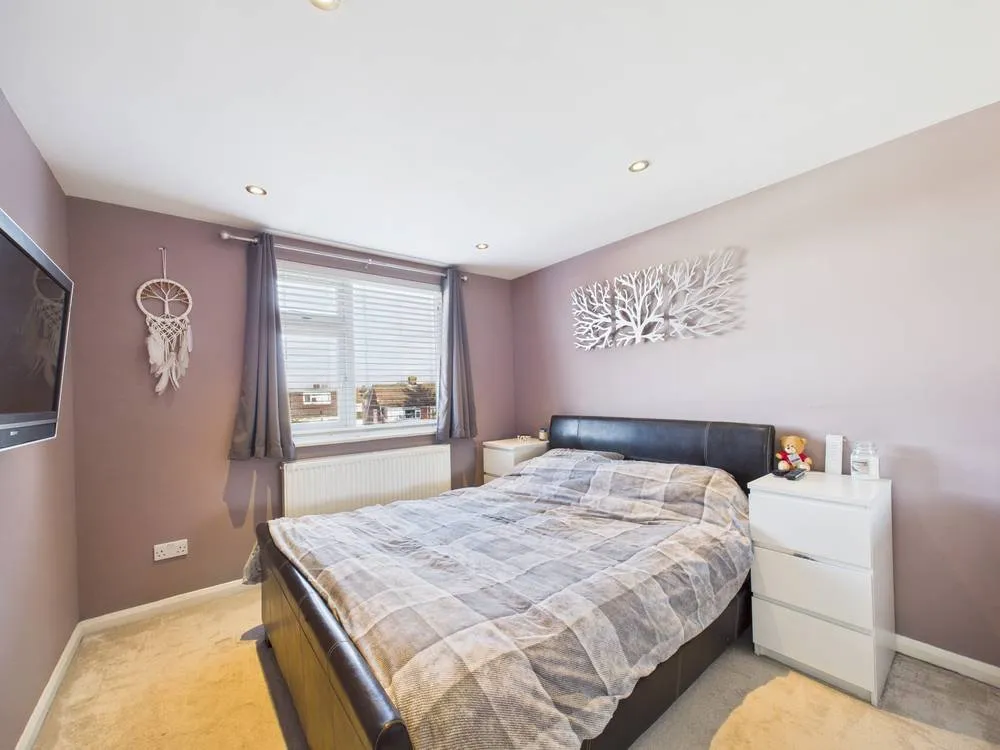 Lansdowne Road, Staines-upon-Thames, TW18, photo 15