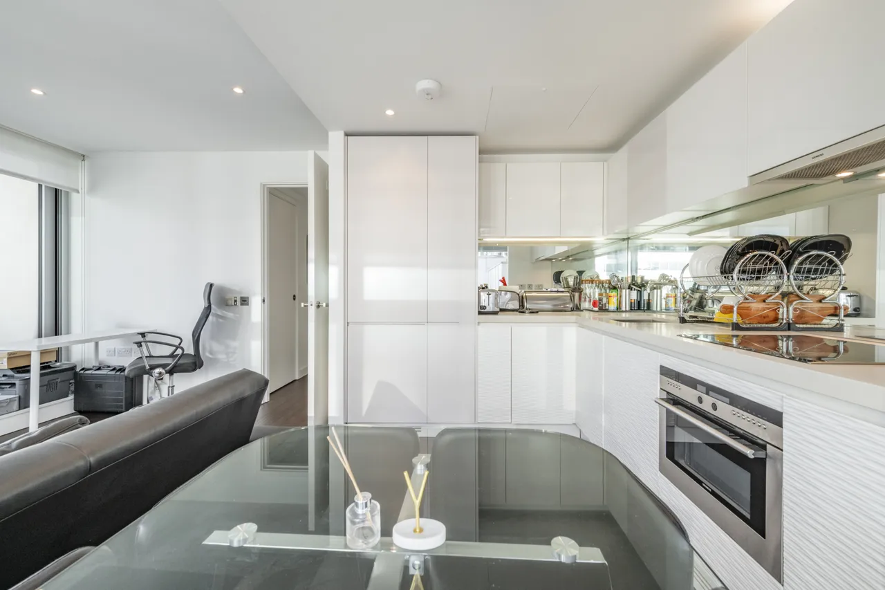 Pan Peninsula Square, London, E14, photo 10