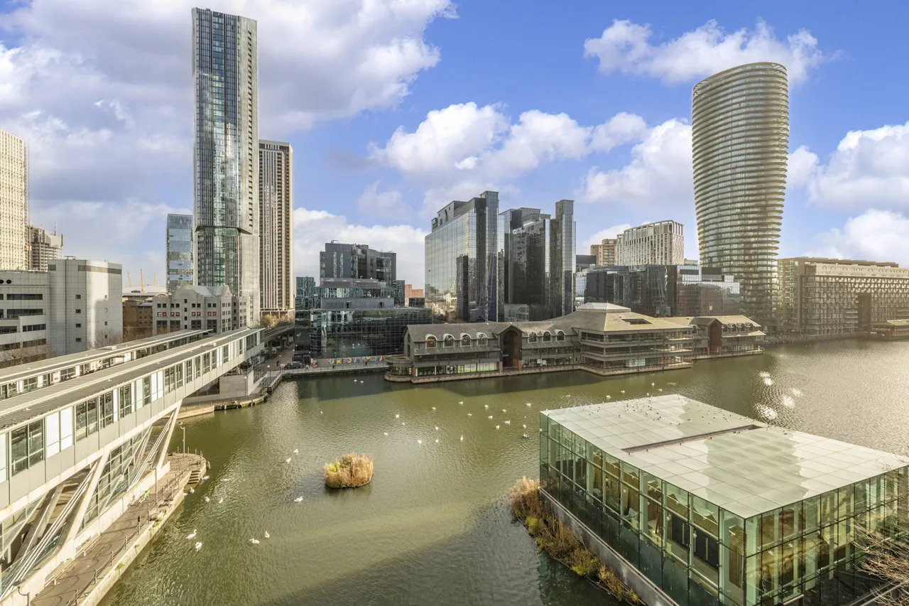 Pan Peninsula Square, London, E14, photo 4