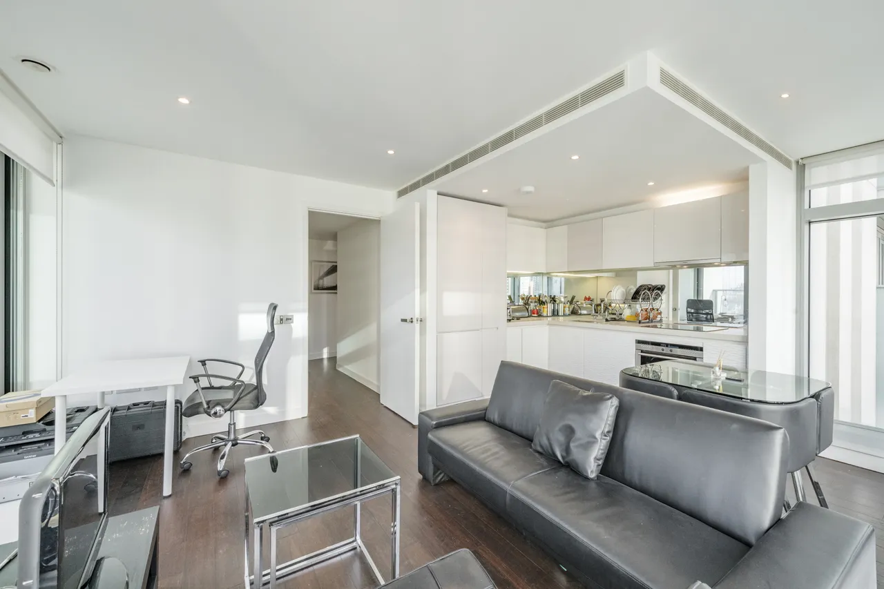 Pan Peninsula Square, London, E14, photo 12