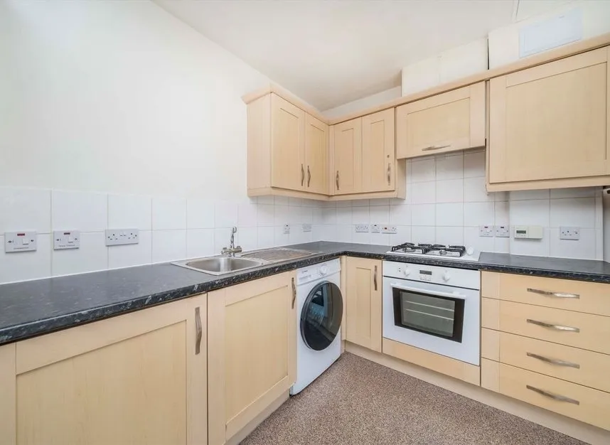 Coombe Road, Kingston Upon Thames, KT2, photo 3