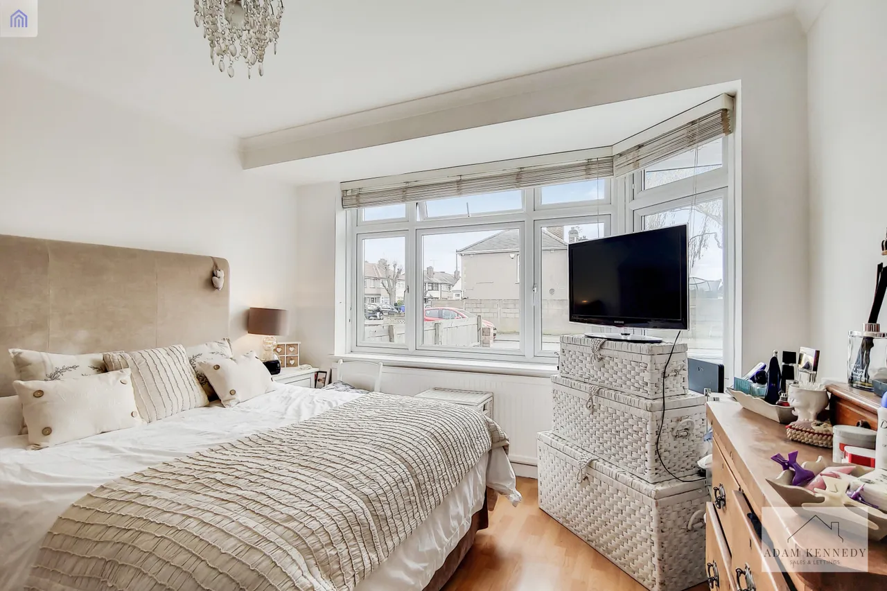 5 Wellstead Avenue, Edmonton, London, N9 8QA, photo 2