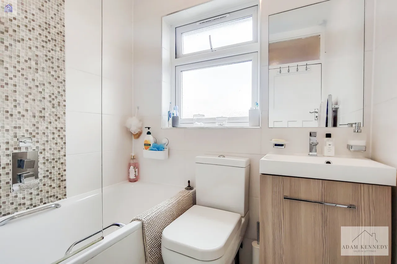 5 Wellstead Avenue, Edmonton, London, N9 8QA, photo 5