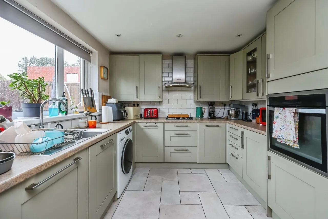 Smithy Close, Clifton, NG11, photo 2