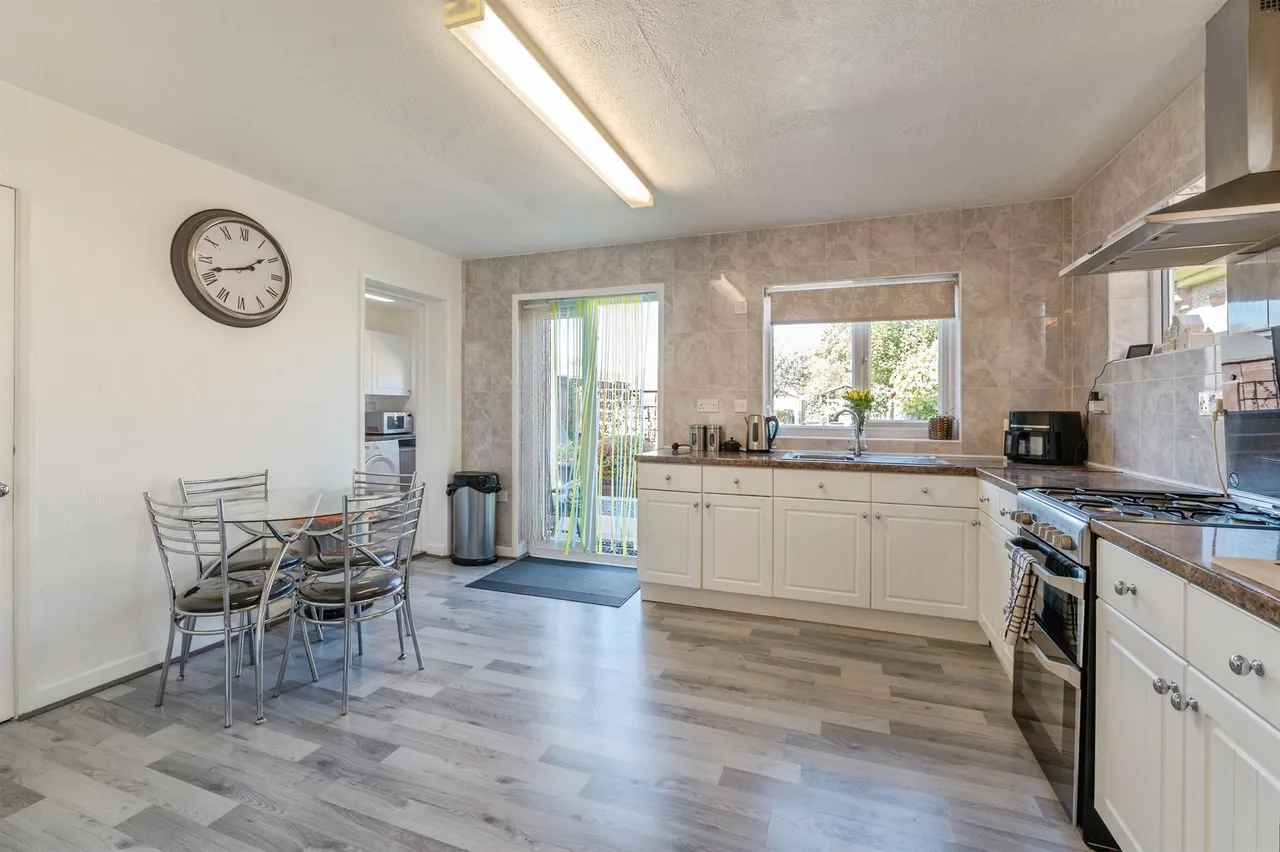 Askwith Road, Rainham, photo 3