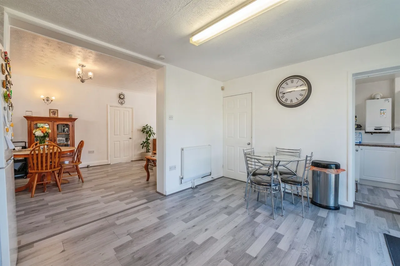 Askwith Road, Rainham, photo 12
