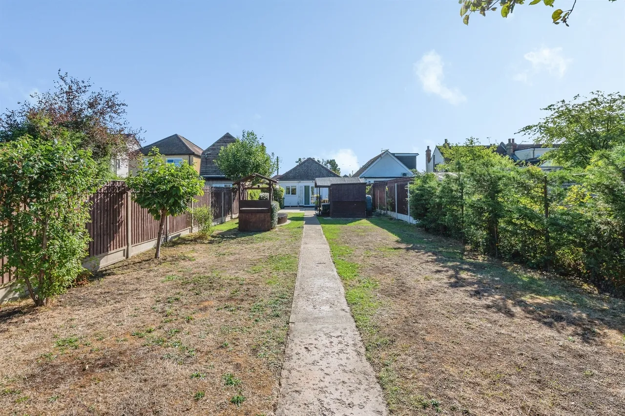 Askwith Road, Rainham, photo 9
