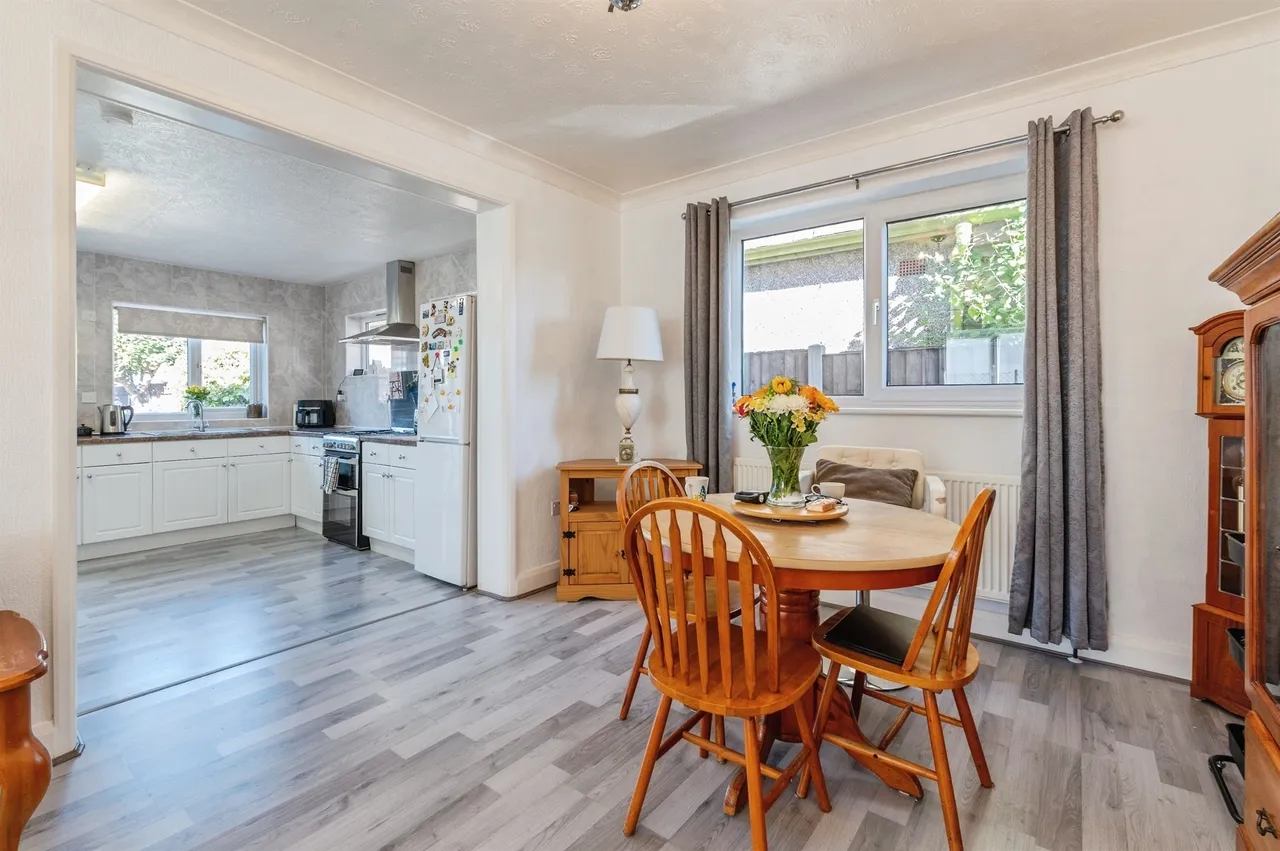 Askwith Road, Rainham, photo 11
