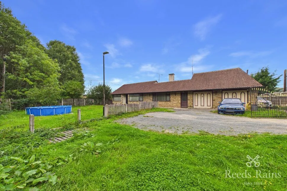3 bed house for sale, Wood Lane, Castleford, WF10