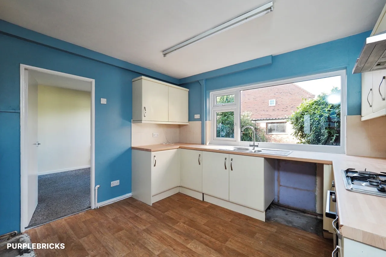 St. Lawrence Boulevard, Nottingham, NG12, photo 3