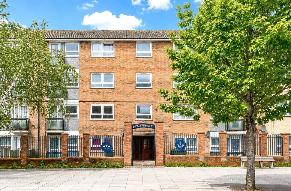 1 bed flat for sale, Station Road, London, E12