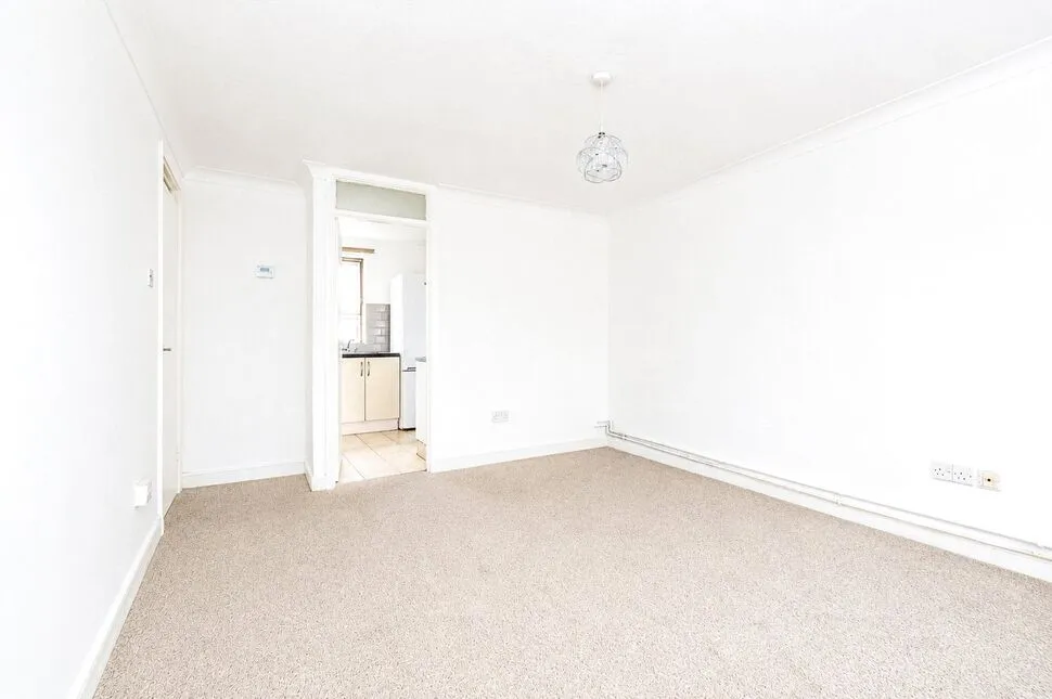 Station Road, London, E12, photo 3