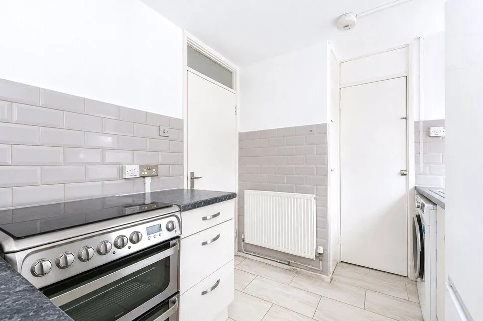 Station Road, London, E12, photo 6