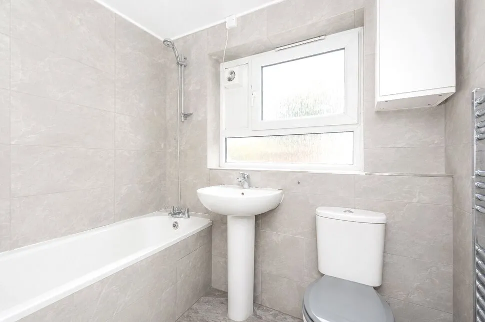Station Road, London, E12, photo 10