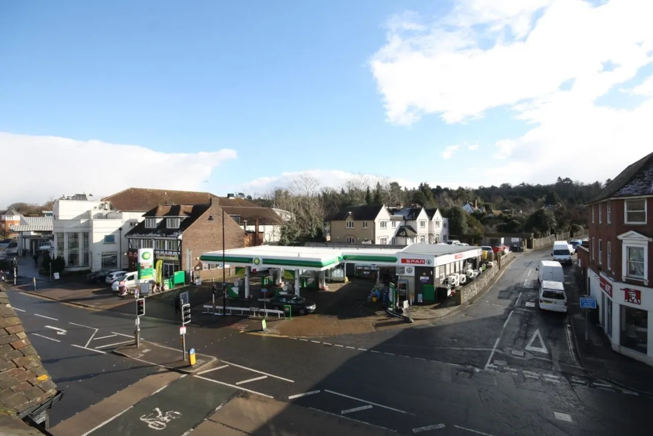 High Street, Dorking, RH4, photo 6