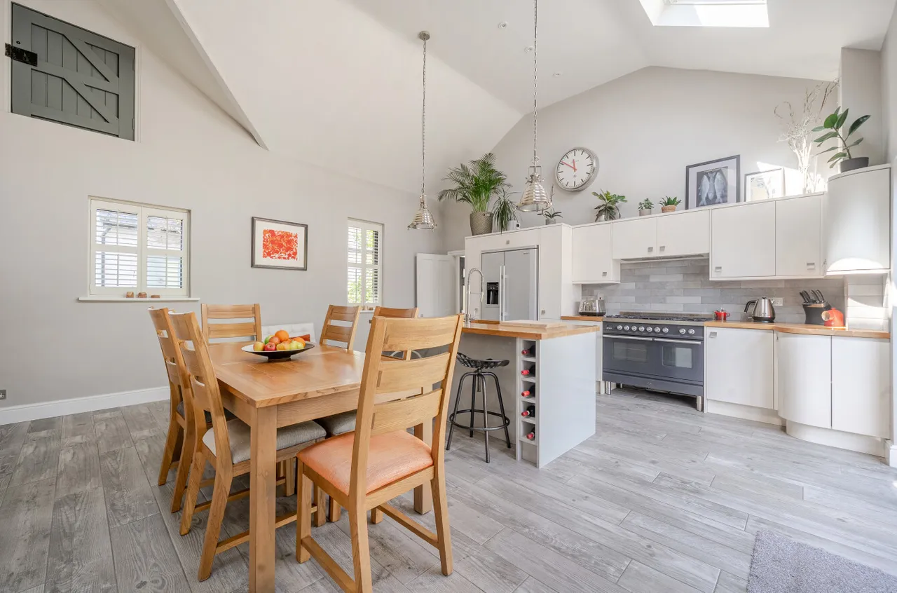 Rose Court Cottage, Burghfield Common, Reading, Berkshire, RG7 3BG, photo 2