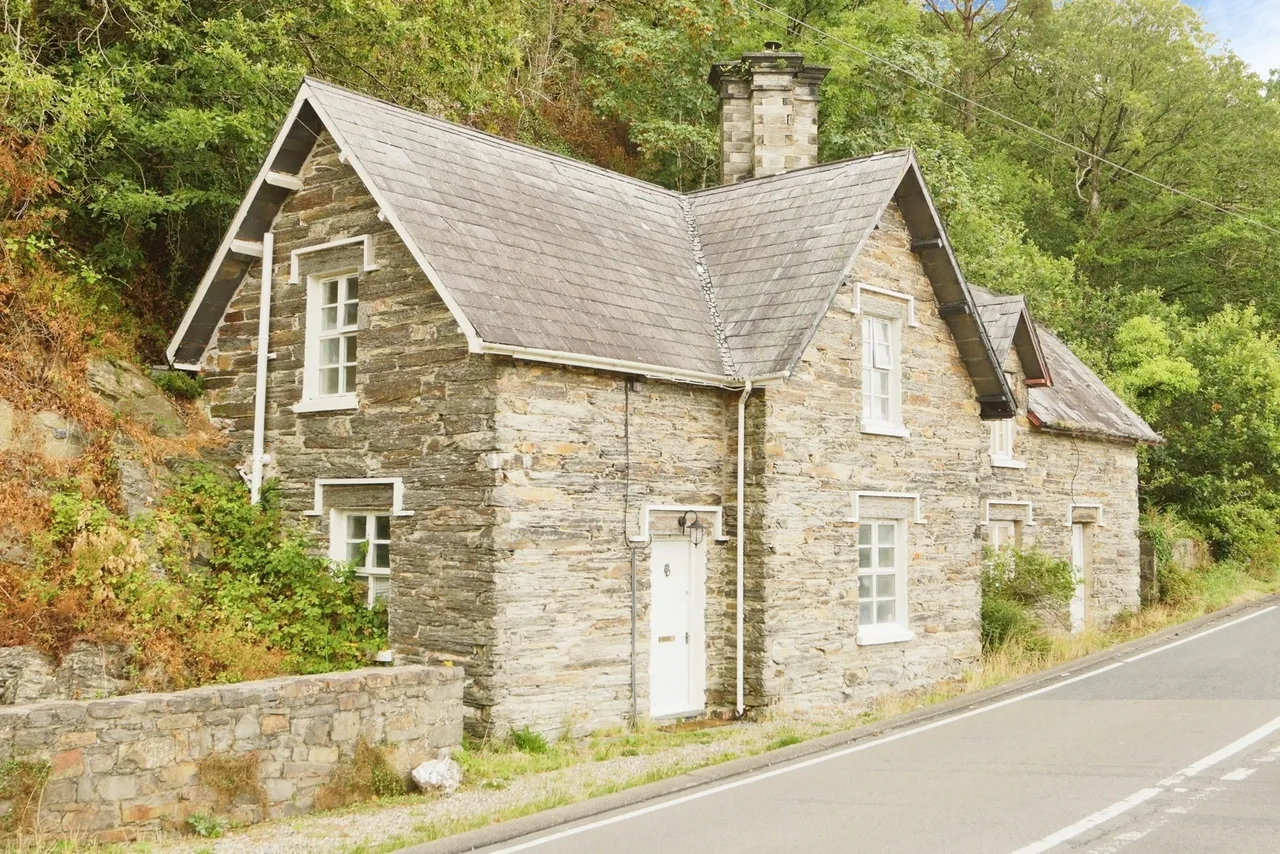 Tan-y-Bwlch, Blaenau Ffestiniog, LL41, photo 19