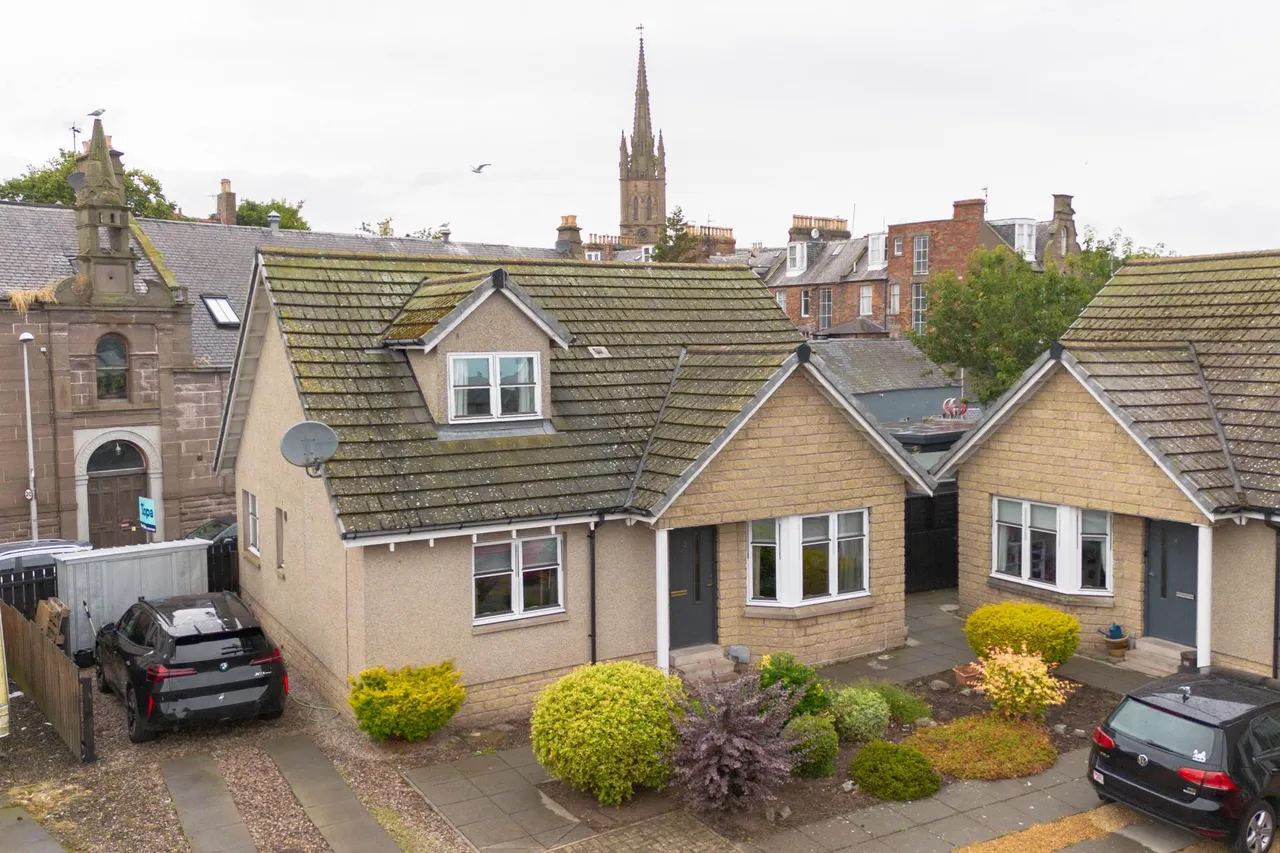 4 bed house for sale, John Mckay Place, Montrose, DD10