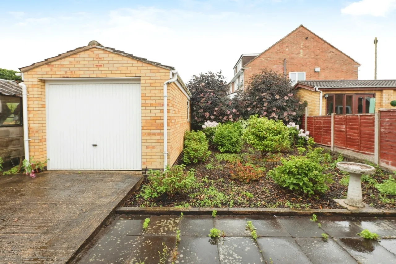 Bramdene Avenue, Nuneaton, Warwickshire, CV10, photo 6