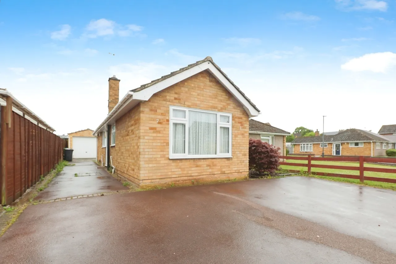 Bramdene Avenue, Nuneaton, Warwickshire, CV10, photo 13