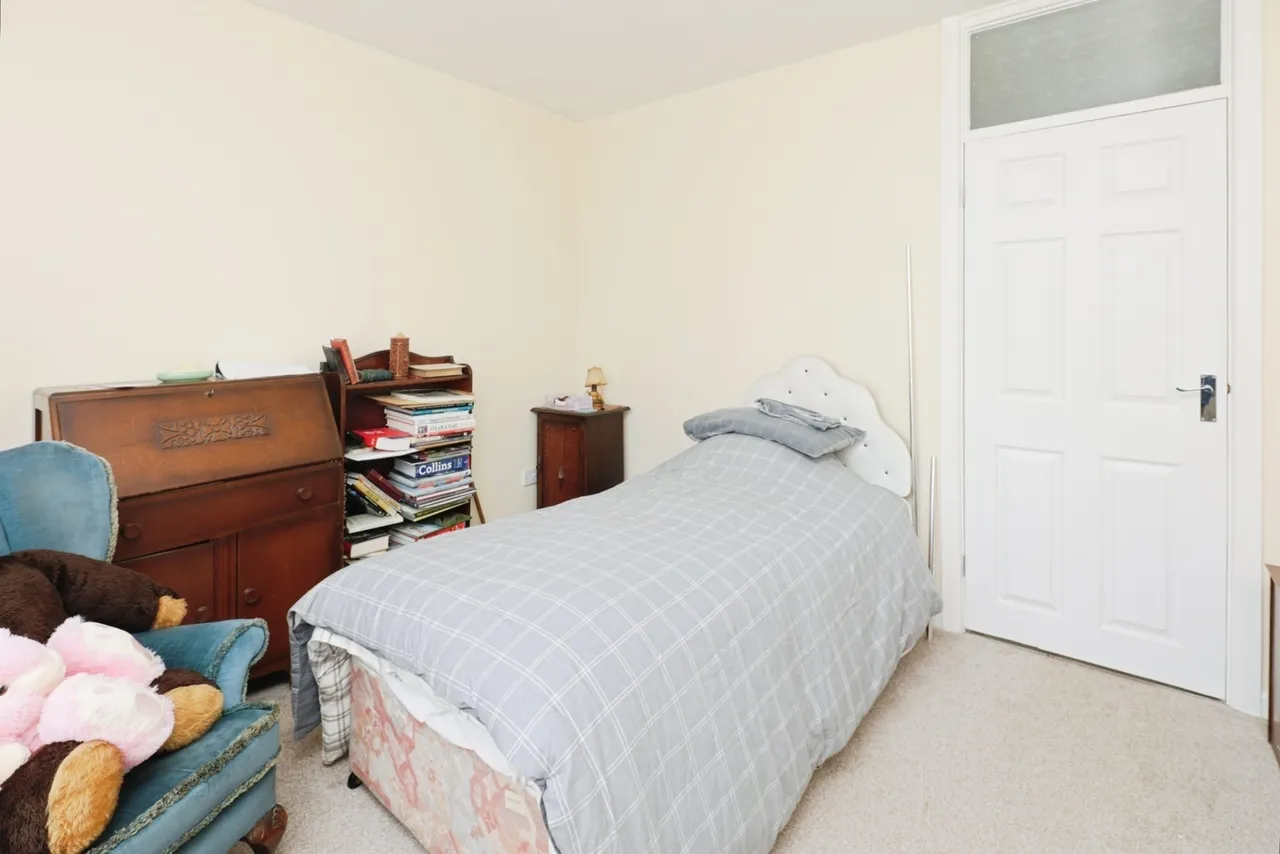Bramdene Avenue, Nuneaton, Warwickshire, CV10, photo 8