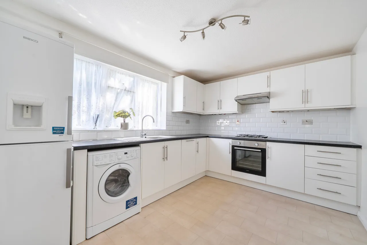 Northwood Road, Harefield, UB9, photo 2