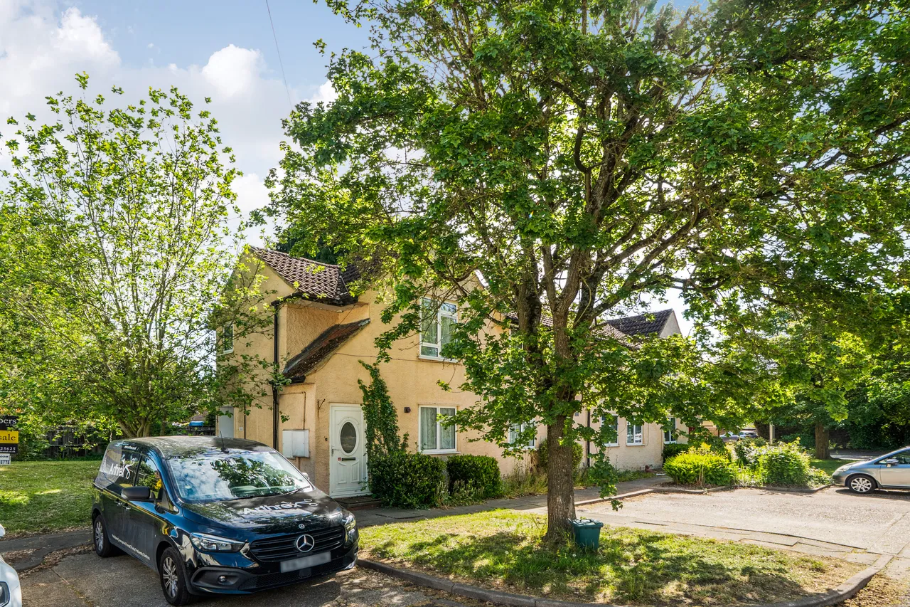 1 bed house for sale — Northwood Road, Harefield, UB9