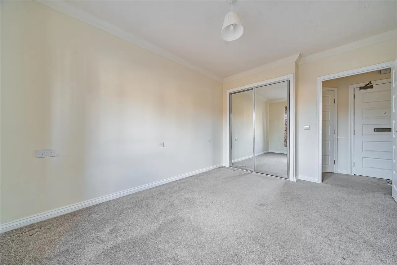 West Street, Newbury, RG14, photo 8