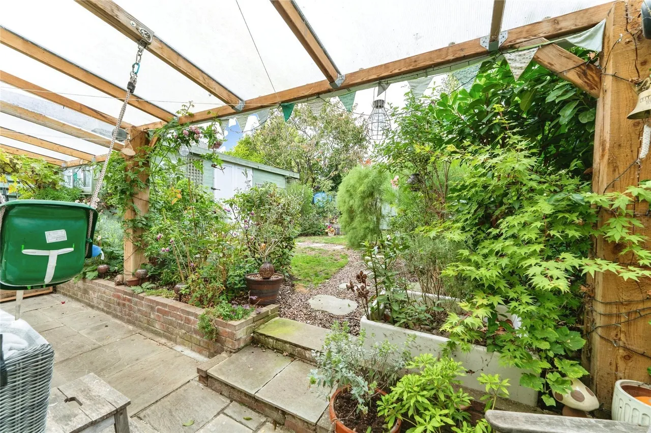 Kitson Gardens, Stretham, CB6, photo 11
