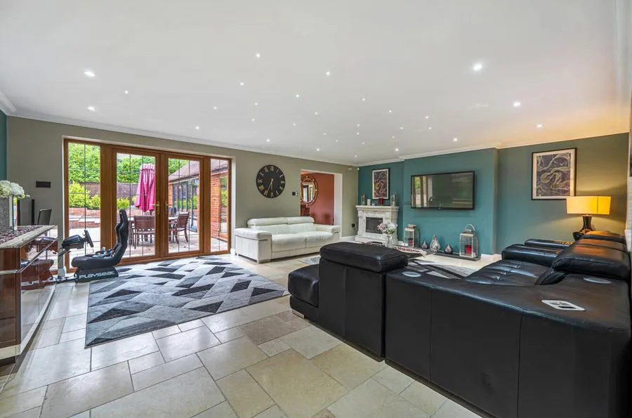 Beehive Lane, Binfield, RG12, photo 13