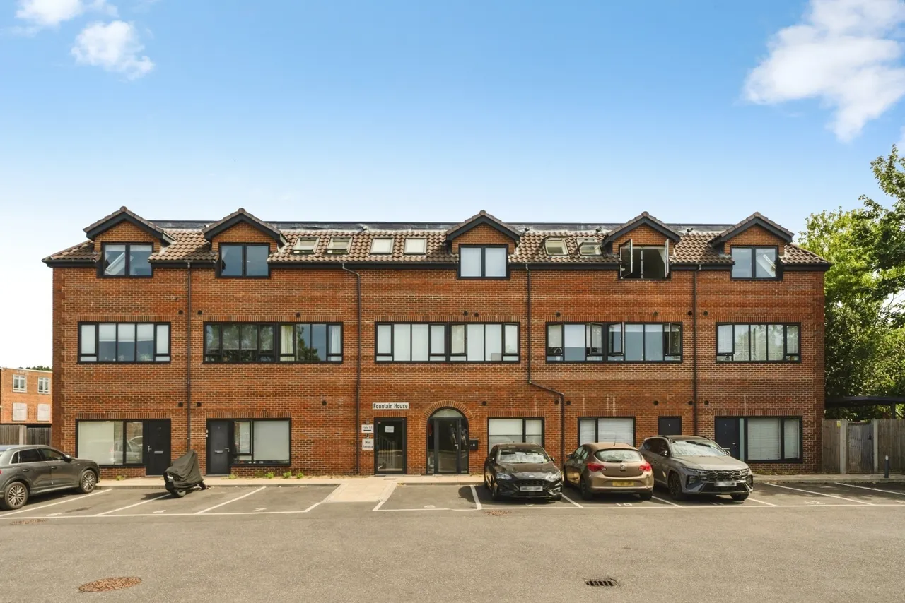 Cleeve Road, Leatherhead, KT22, photo 10